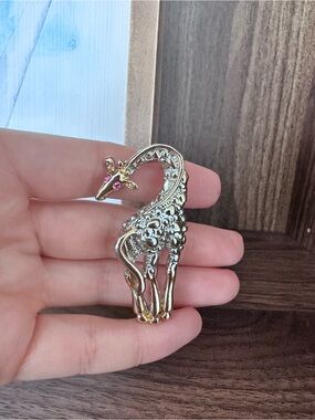 Two tone Vintage-Inspired Giraffe Brooch with Pink Rhinestone Eyes